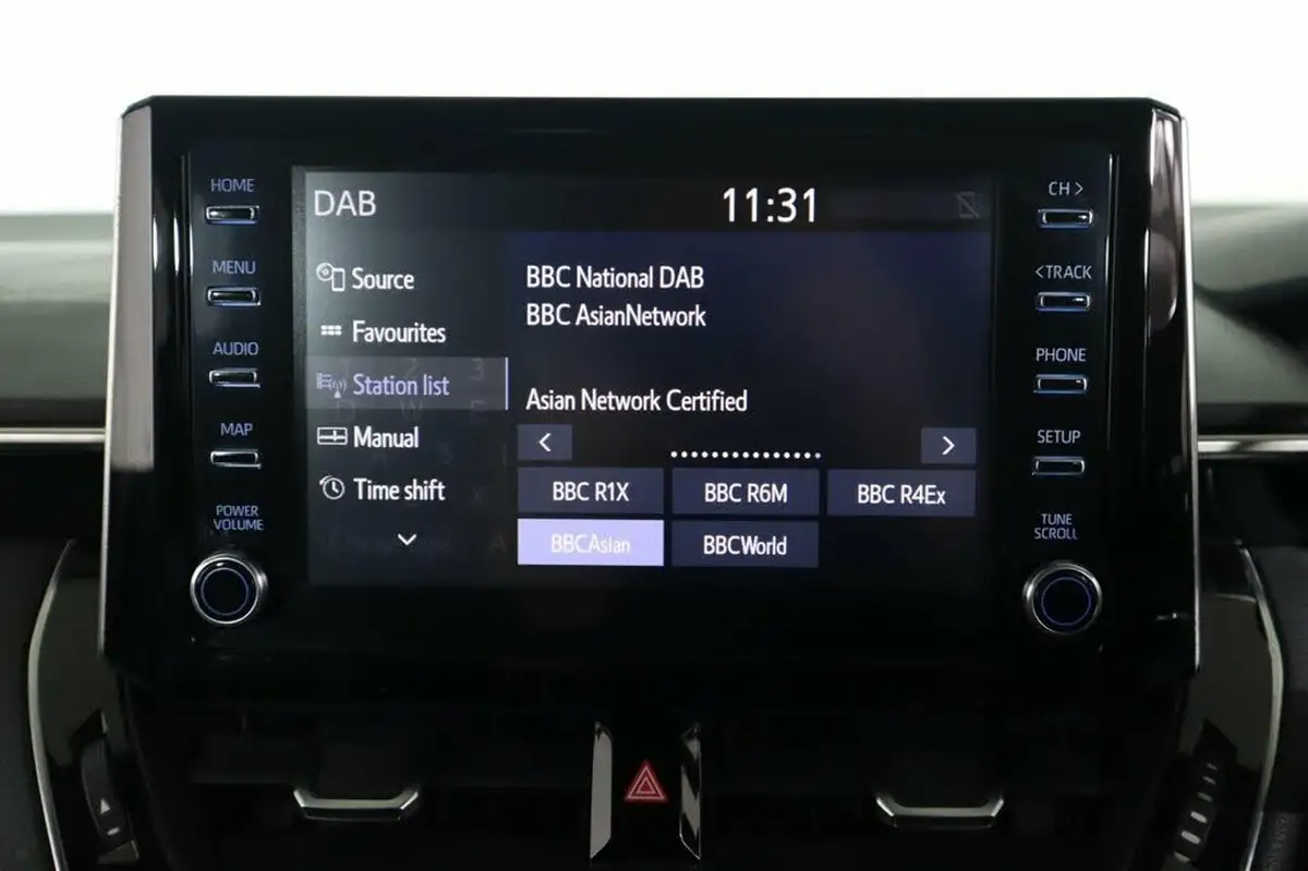 2020-toyota-corolla-18-vvt-i-icon-tech-spare-wheel-touring-sports-5d-big-36