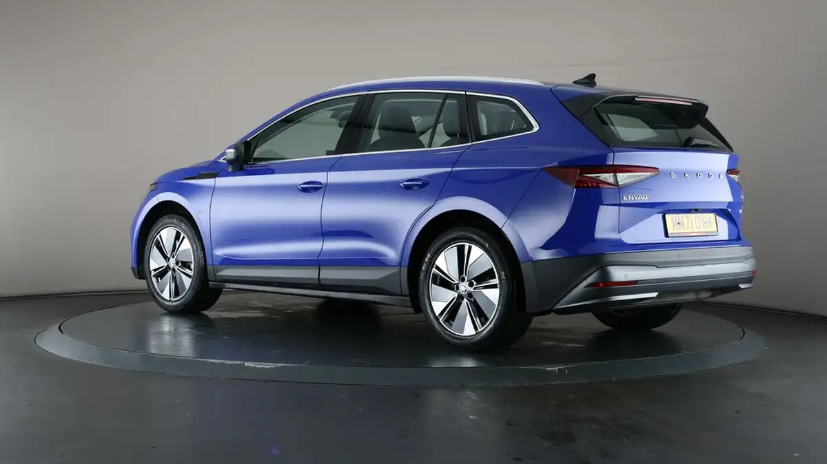 2022-skoda-enyaq-e-80-82-kwh-big-70