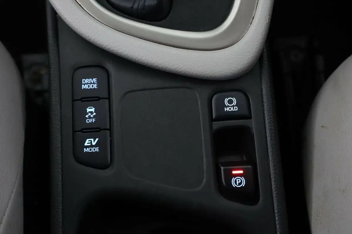 2021-toyota-yaris-15-vvt-i-excel-big-19