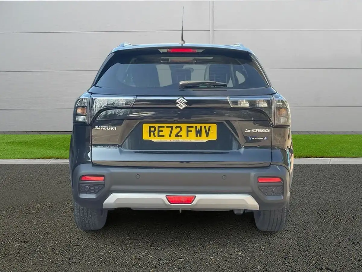 2022-suzuki-s-cross-15-ultra-big-5