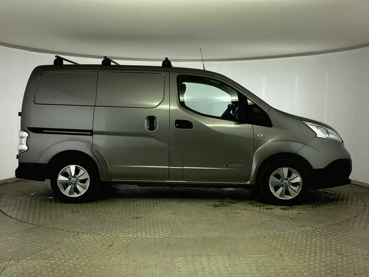 2017-nissan-env200-e-tekna-rapid-panel-van-big-7