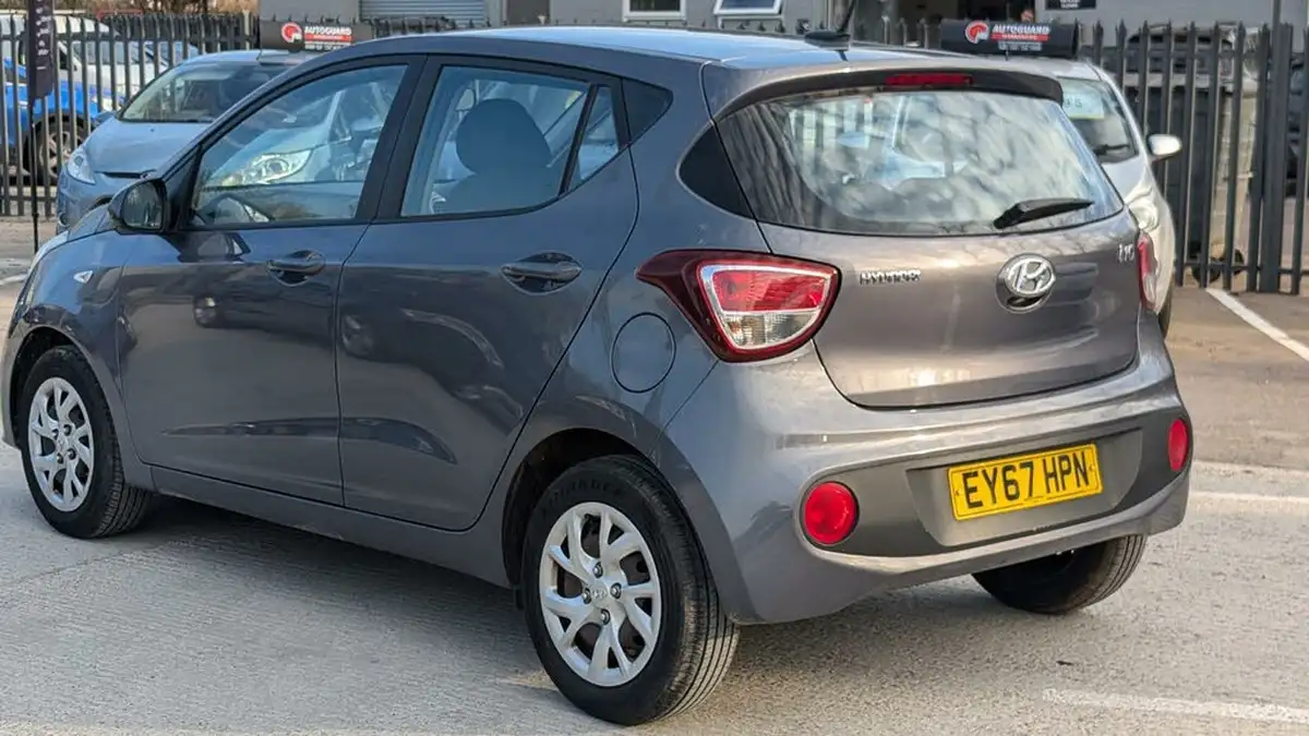 2017-hyundai-i10-10-se-big-3