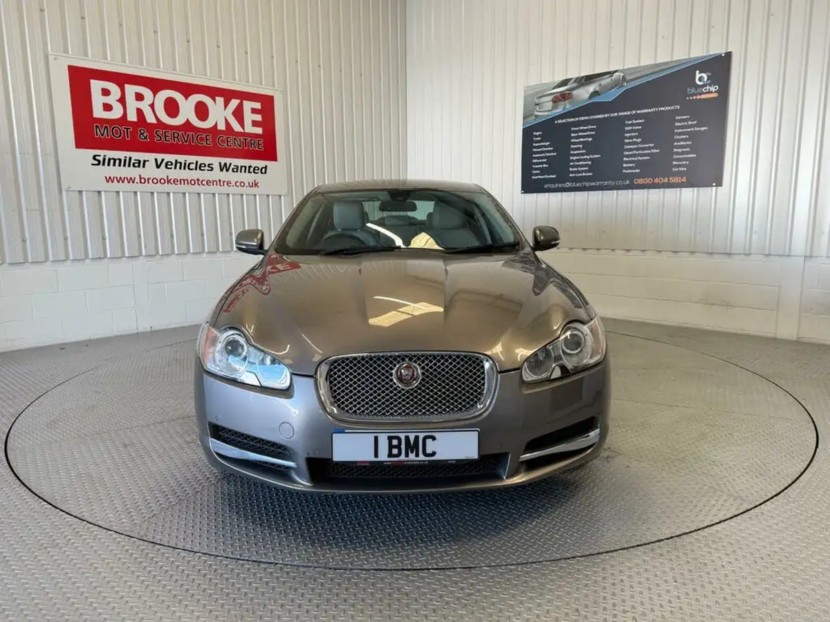 2010-jaguar-xf-30td-premium-luxury-big-3