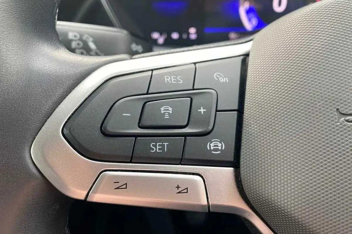 2023-volkswagen-t-cross-10-tsi-black-edition-110ps-big-13