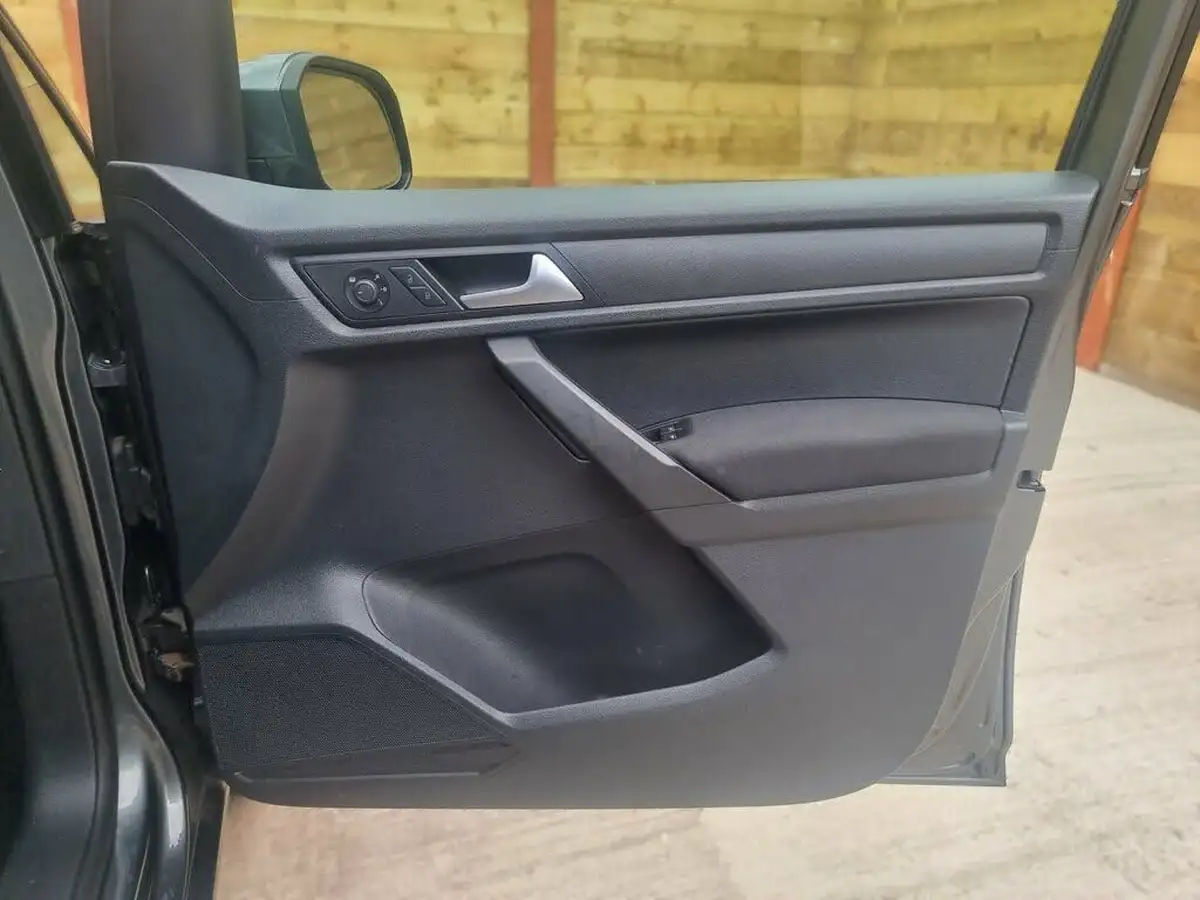 2018-volkswagen-caddy-maxi-life-20tdi-c20-102ps-dsg-big-23