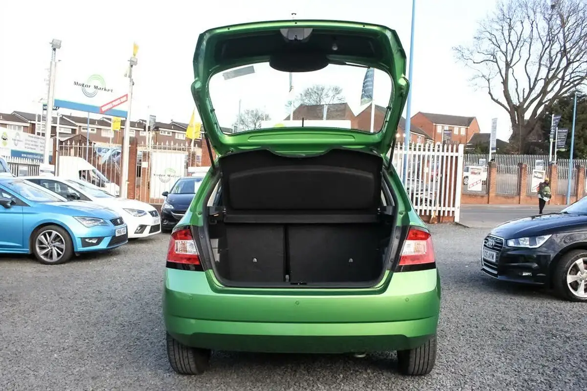 2016-skoda-fabia-12-tsi-se-90ps-hatchback-big-9