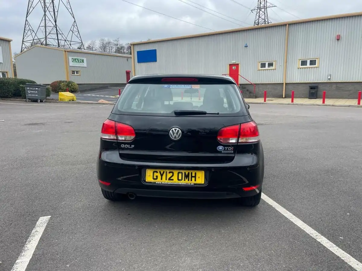 2012-volkswagen-golf-16td-blue-motion-match-5d-big-4