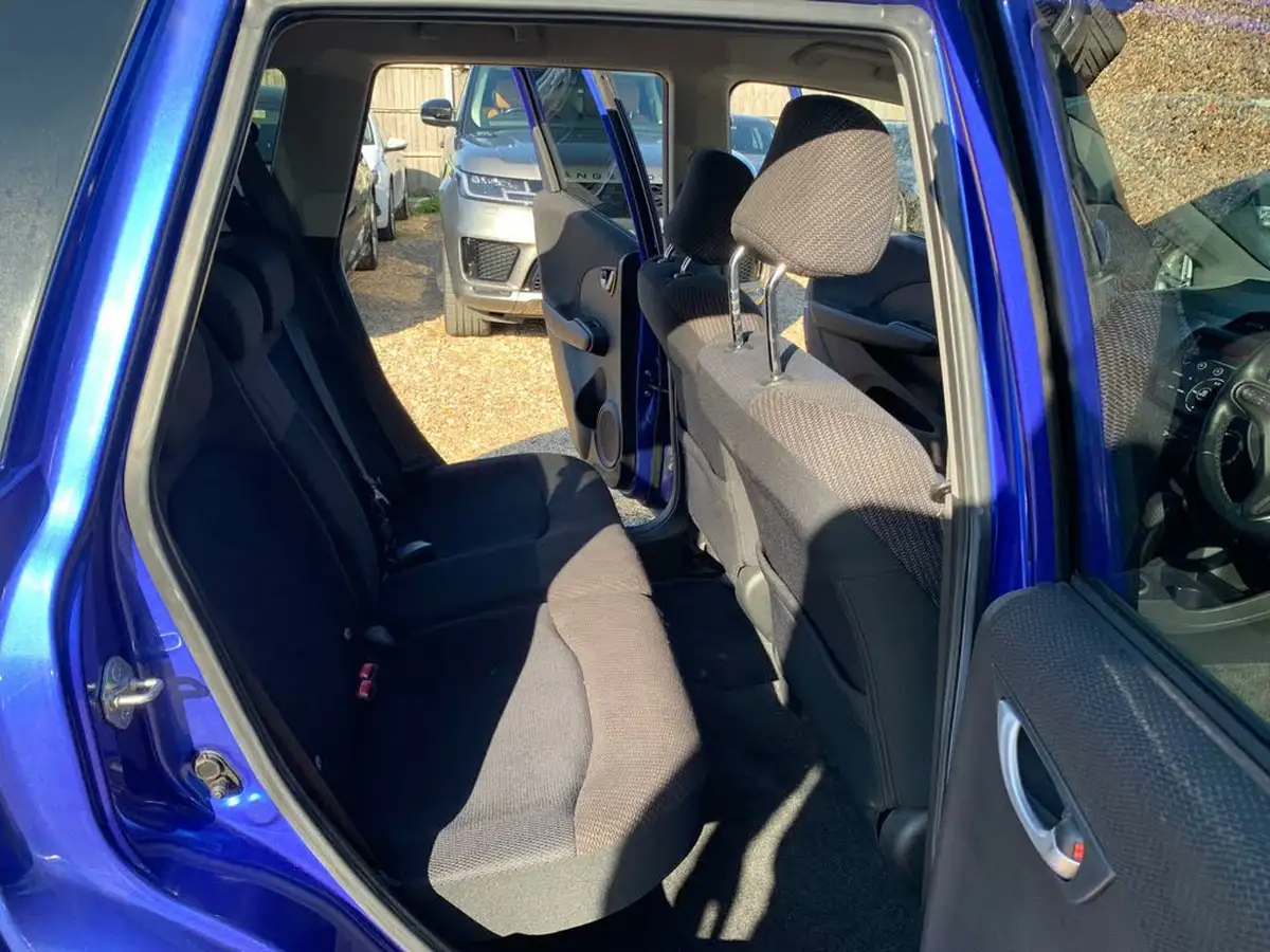 2015-honda-jazz-14-es-plus-cvt-big-33