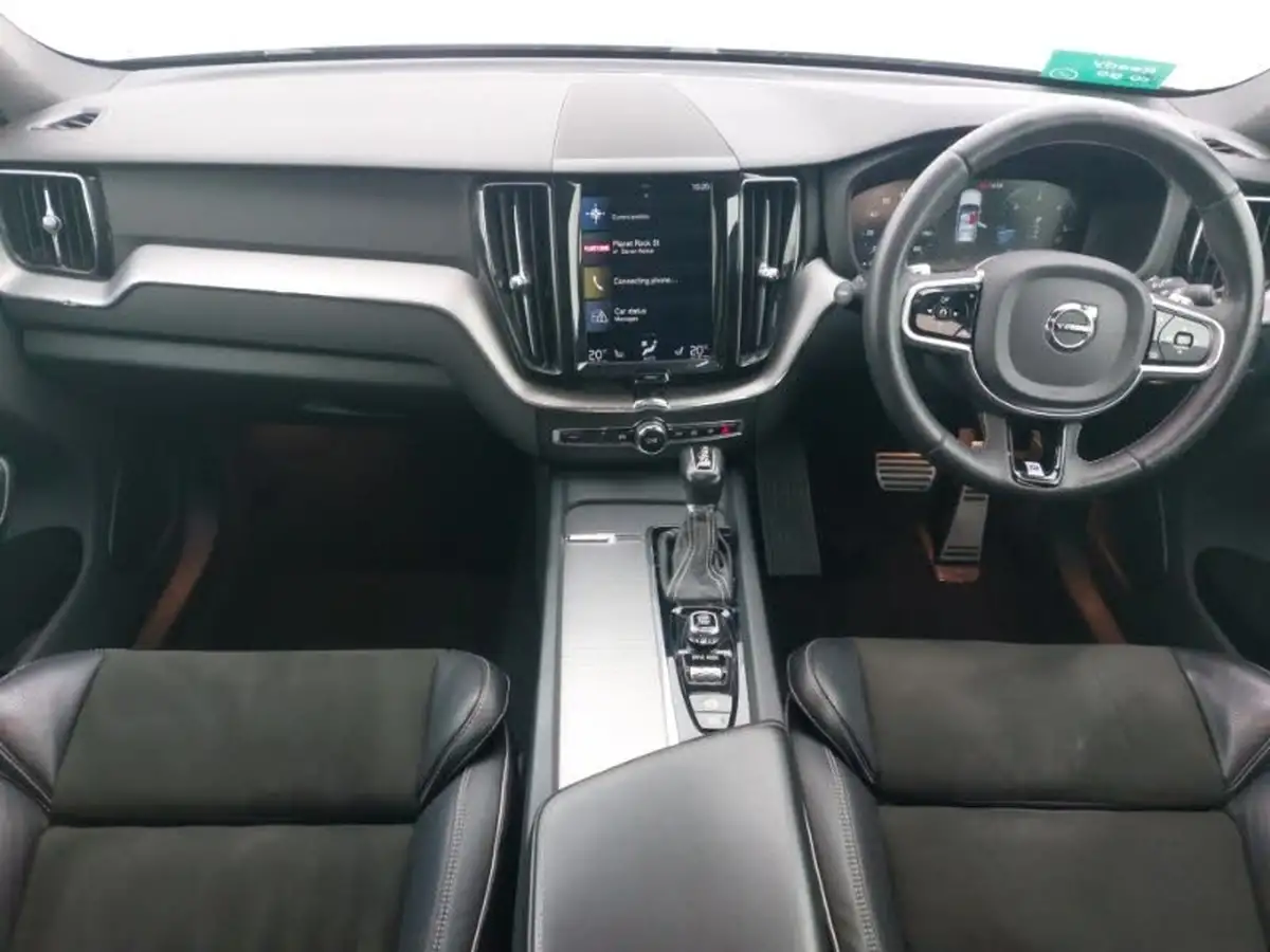 2018-volvo-xc60-20td-d5-r-design-powerpulse-4x4-big-2