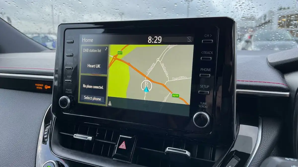 2021-toyota-corolla-18-vvt-i-excel-trk-hatchback-big-6
