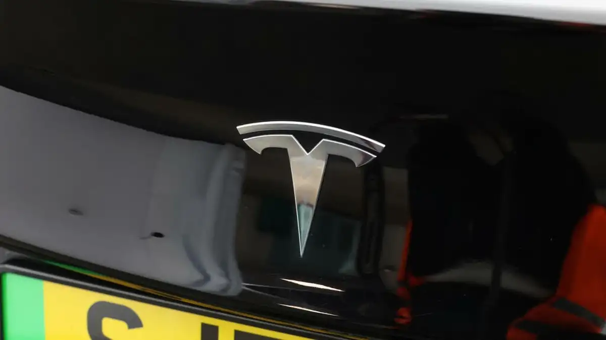 2021-tesla-model-3-e-standard-plus-big-19