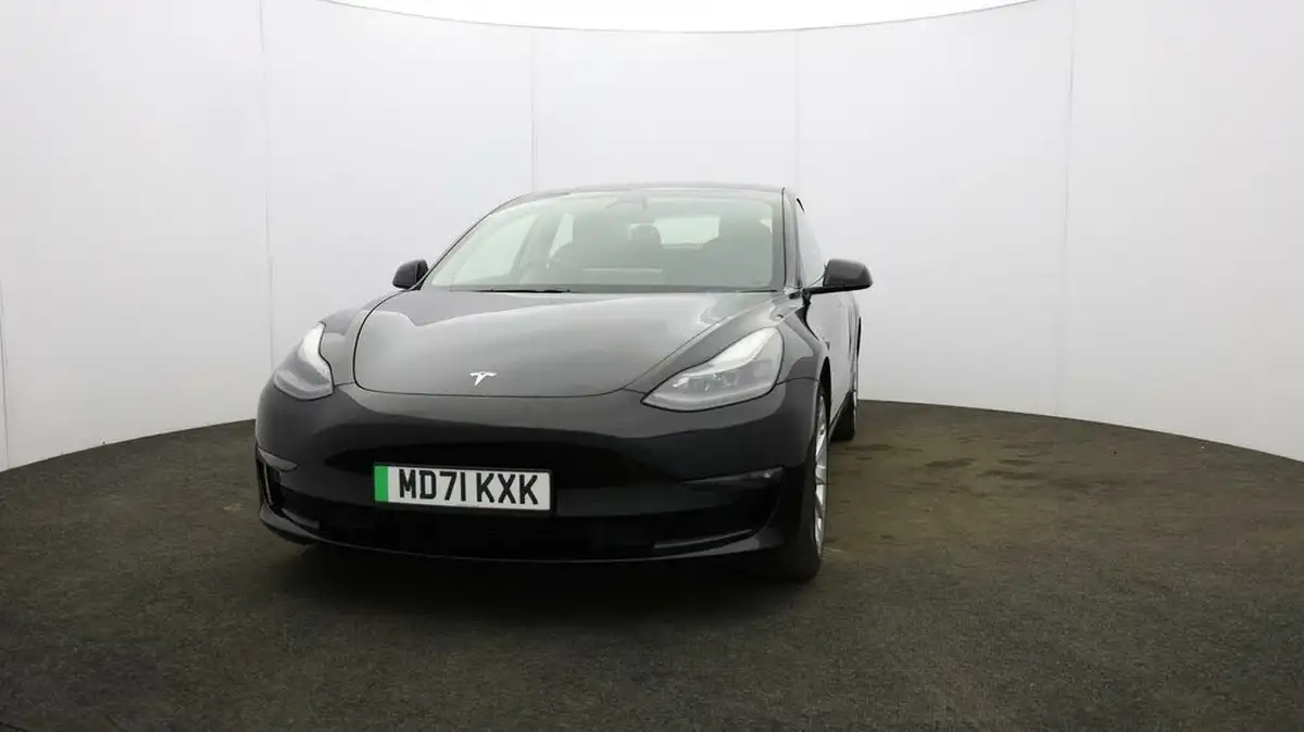2022-tesla-model-3-e-long-range-big-32