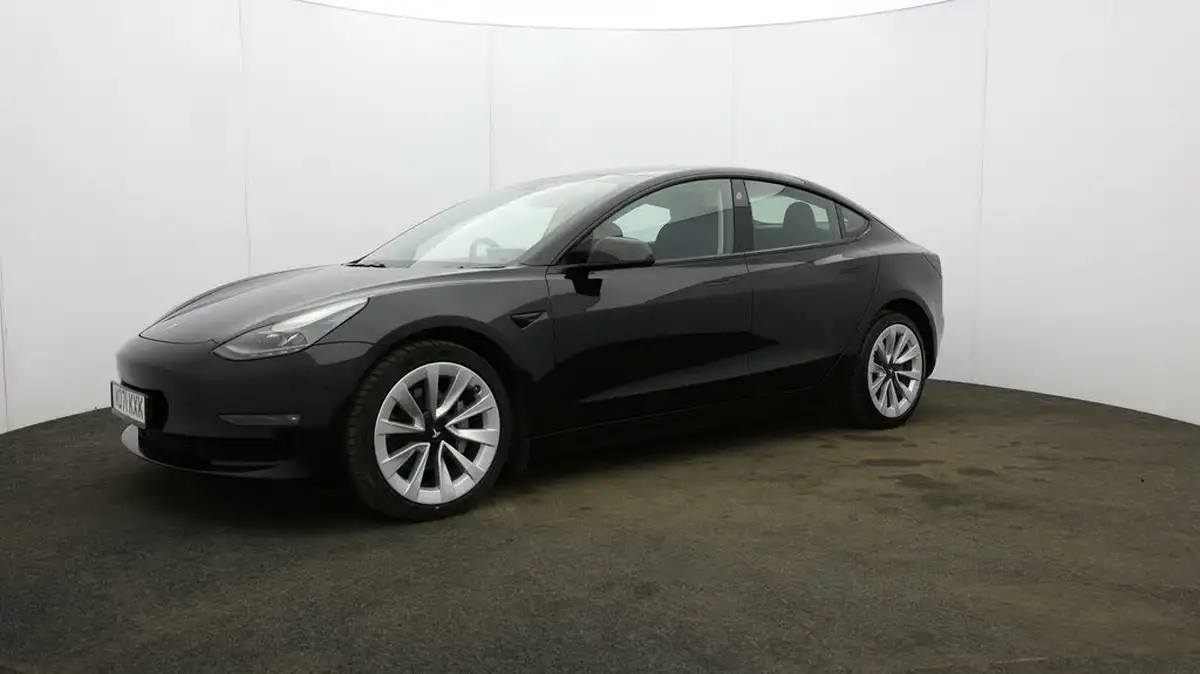 2022-tesla-model-3-e-long-range-big-28