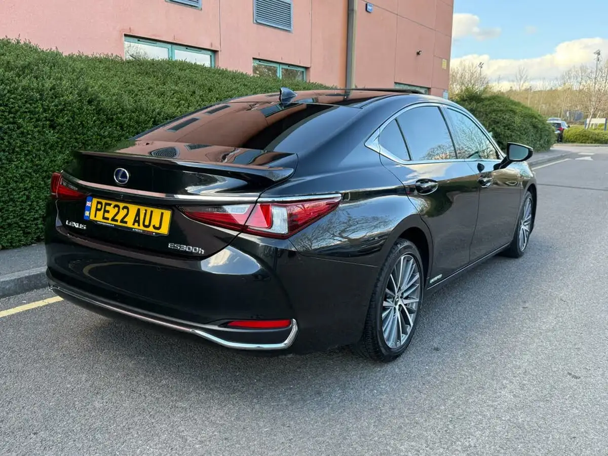 2022-lexus-es-300h-25-es-without-navigation-big-5