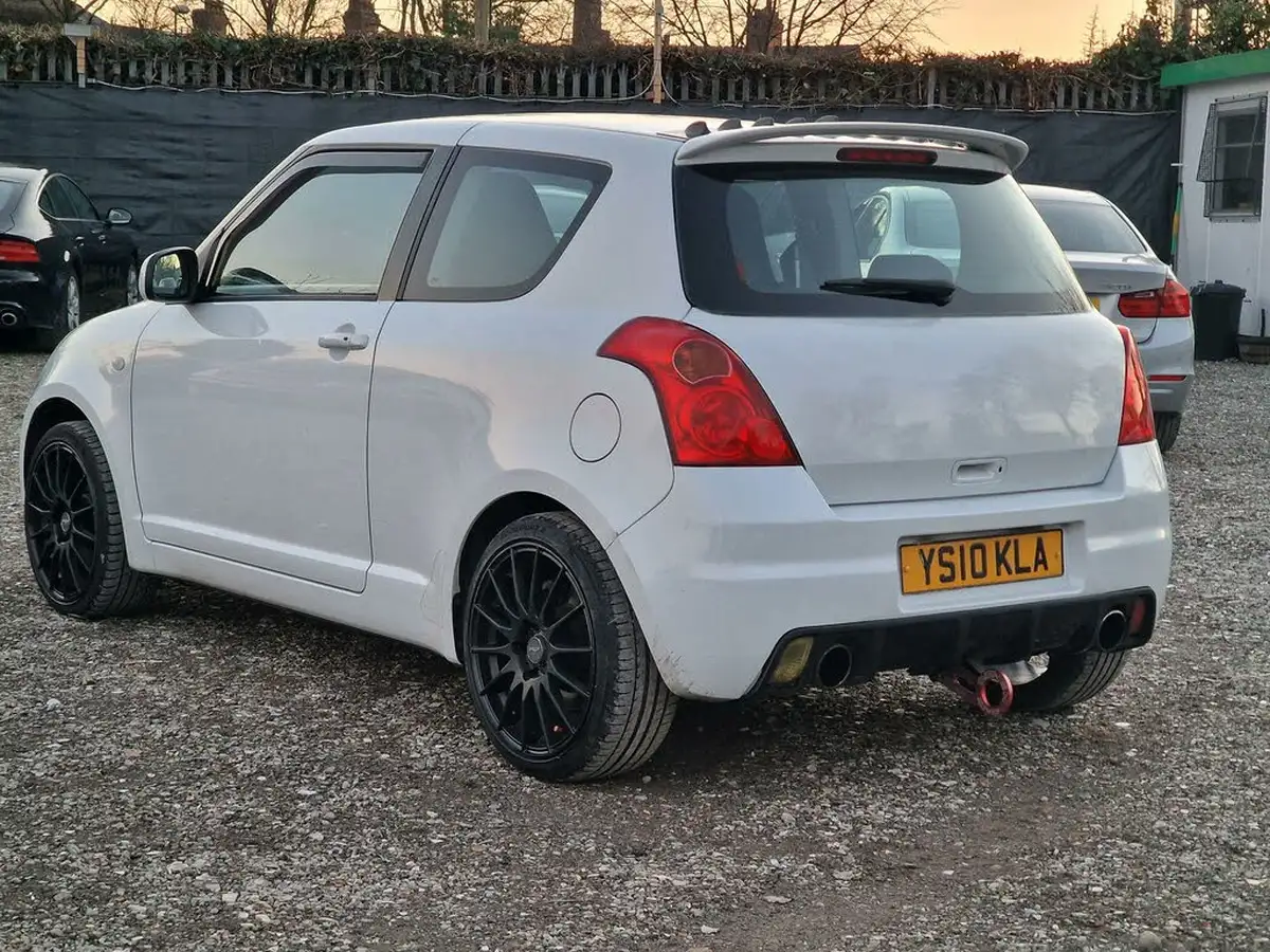 2010-suzuki-swift-16-sport-big-3