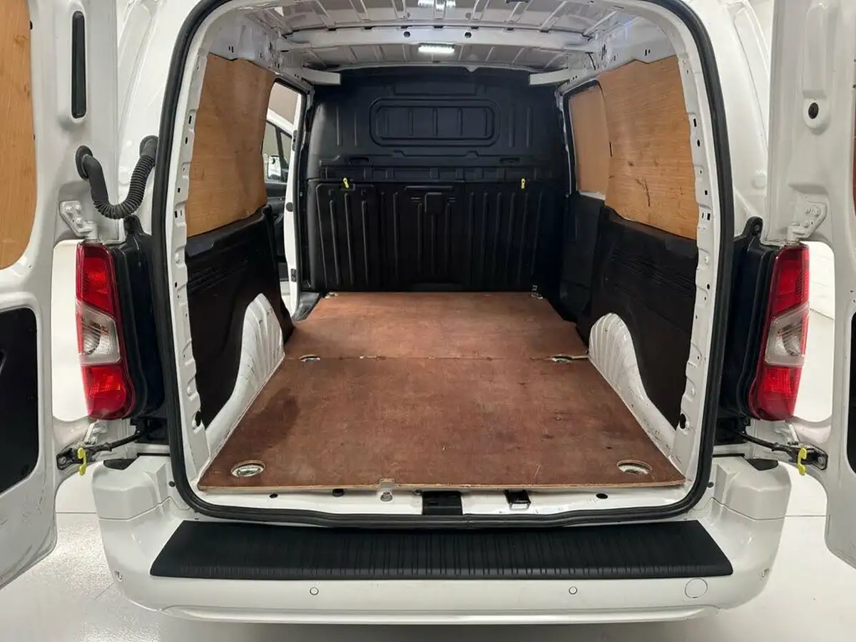 2022-vauxhall-combo-15cdti-sportive-2300-100pseu6d-l2h1-big-13