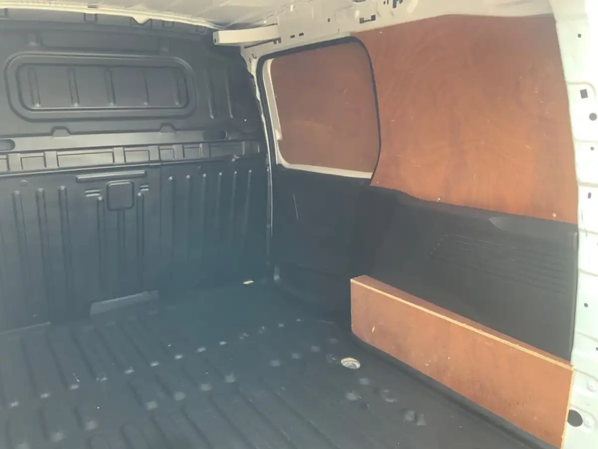 2022-toyota-proace-city-15d-active-big-22
