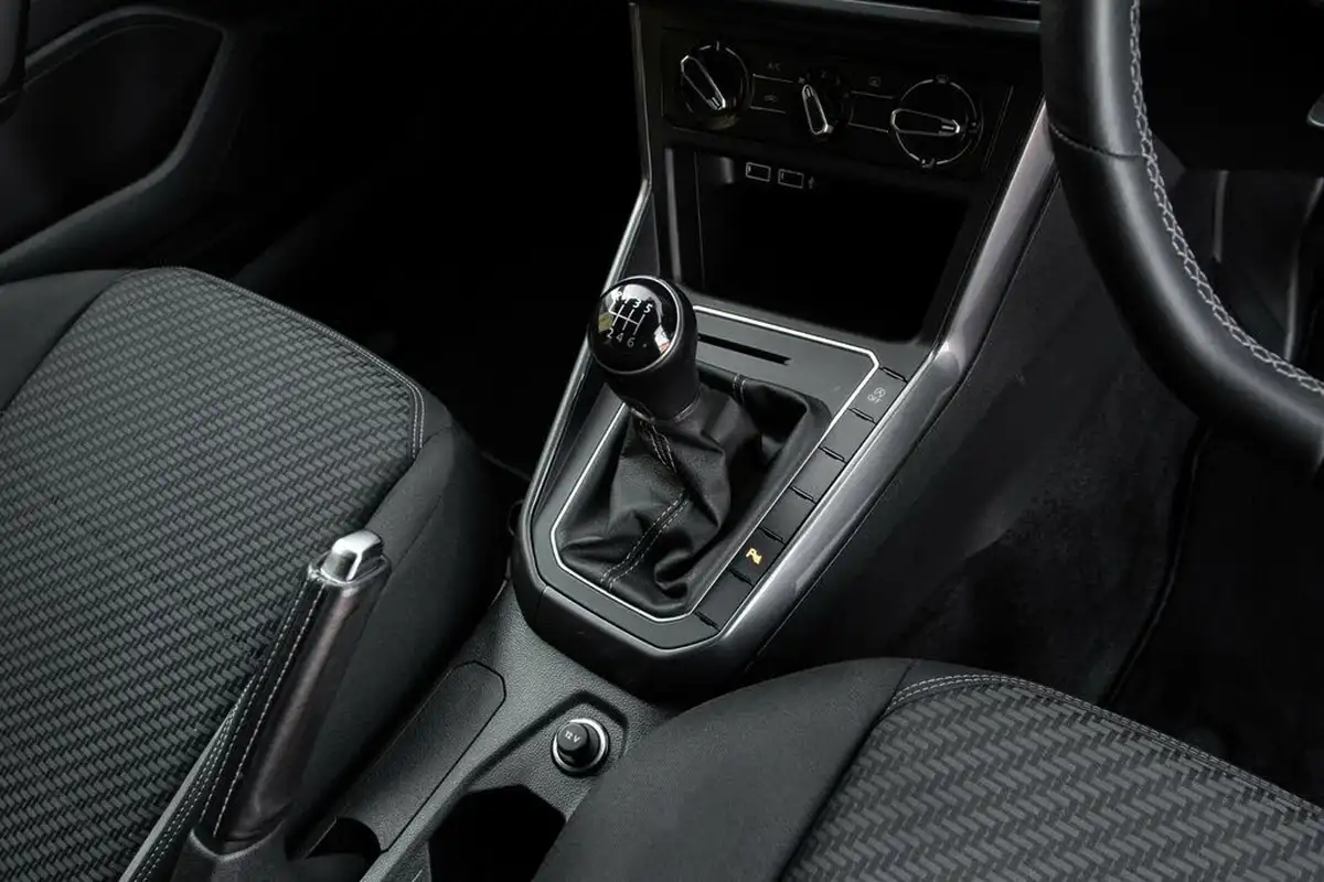 2019-volkswagen-polo-10-tsi-r-line-115ps-big-31