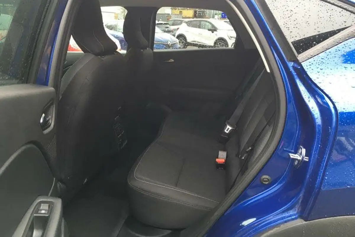 2021-renault-captur-13-tce-iconic-140ps-big-14