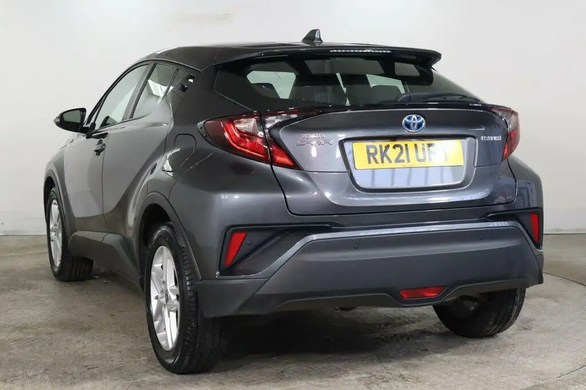 2021-toyota-c-hr-18-vvt-i-icon-big-6