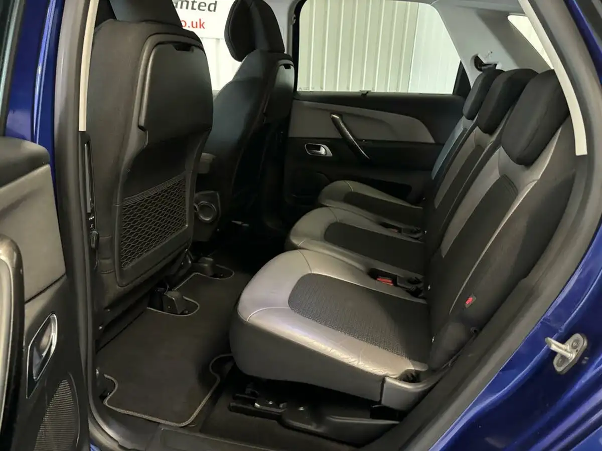 2017-citroen-c4-picasso-16bluehdi-flair-big-23