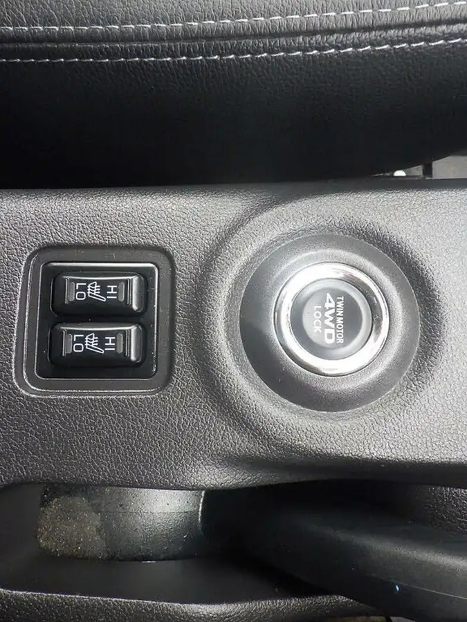 2014-mitsubishi-outlander-20-gx4h-big-32