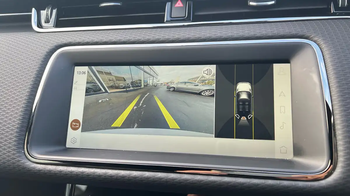 2021-land-rover-range-rover-evoque-15-p300e-r-dynamic-s-big-11