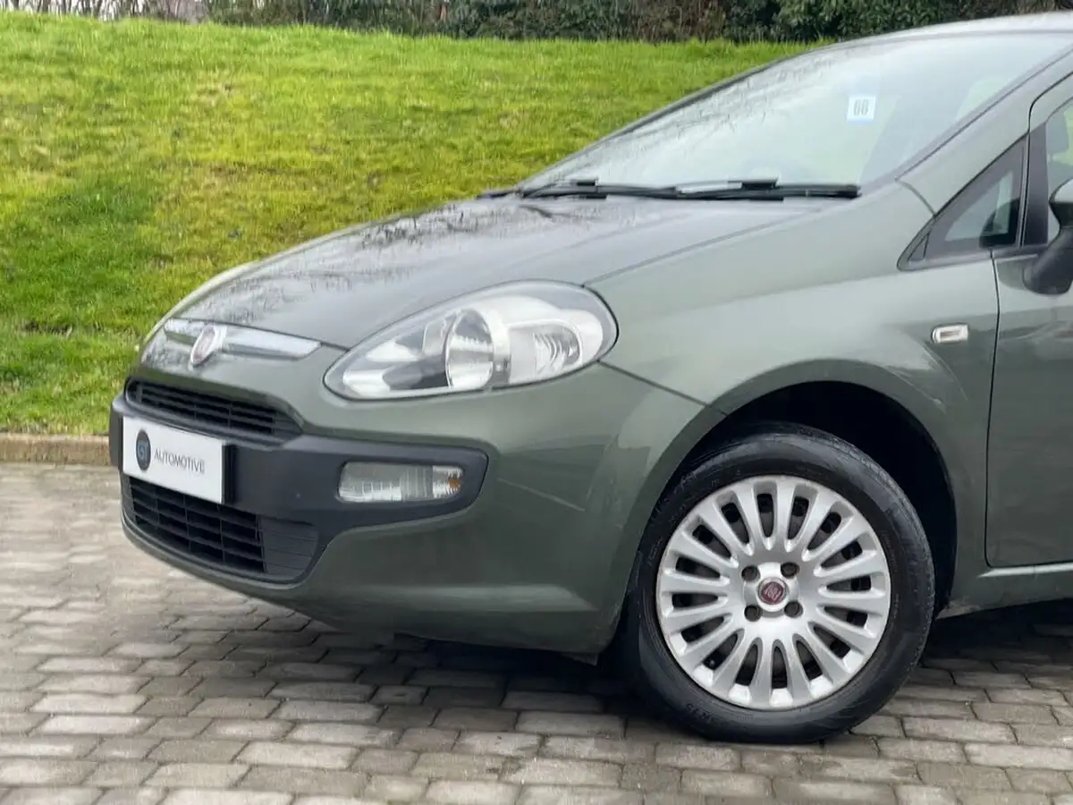 2010-fiat-punto-evo-14-active-5d-big-13