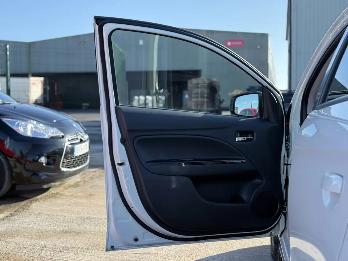 2016-mitsubishi-mirage-12-juro-big-41