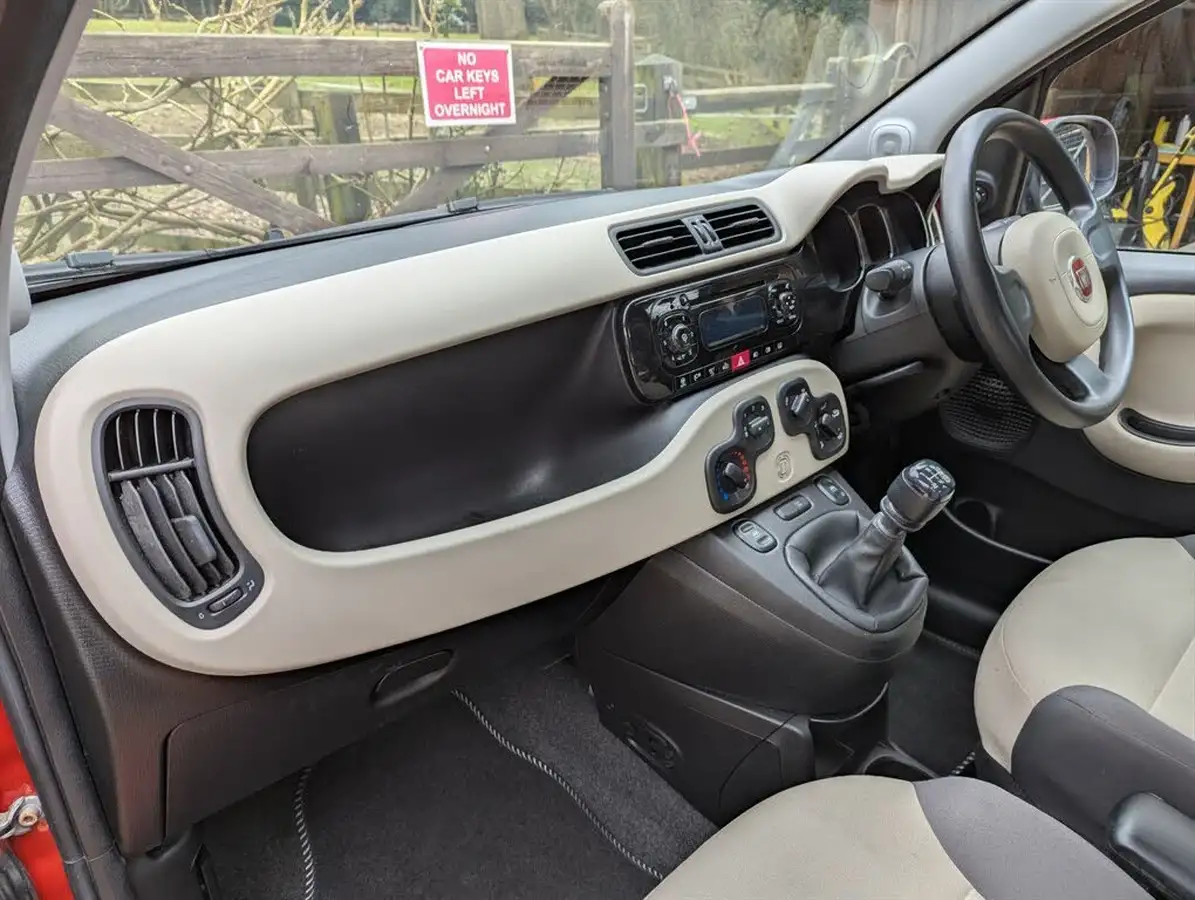 2014-fiat-panda-12-lounge-big-14