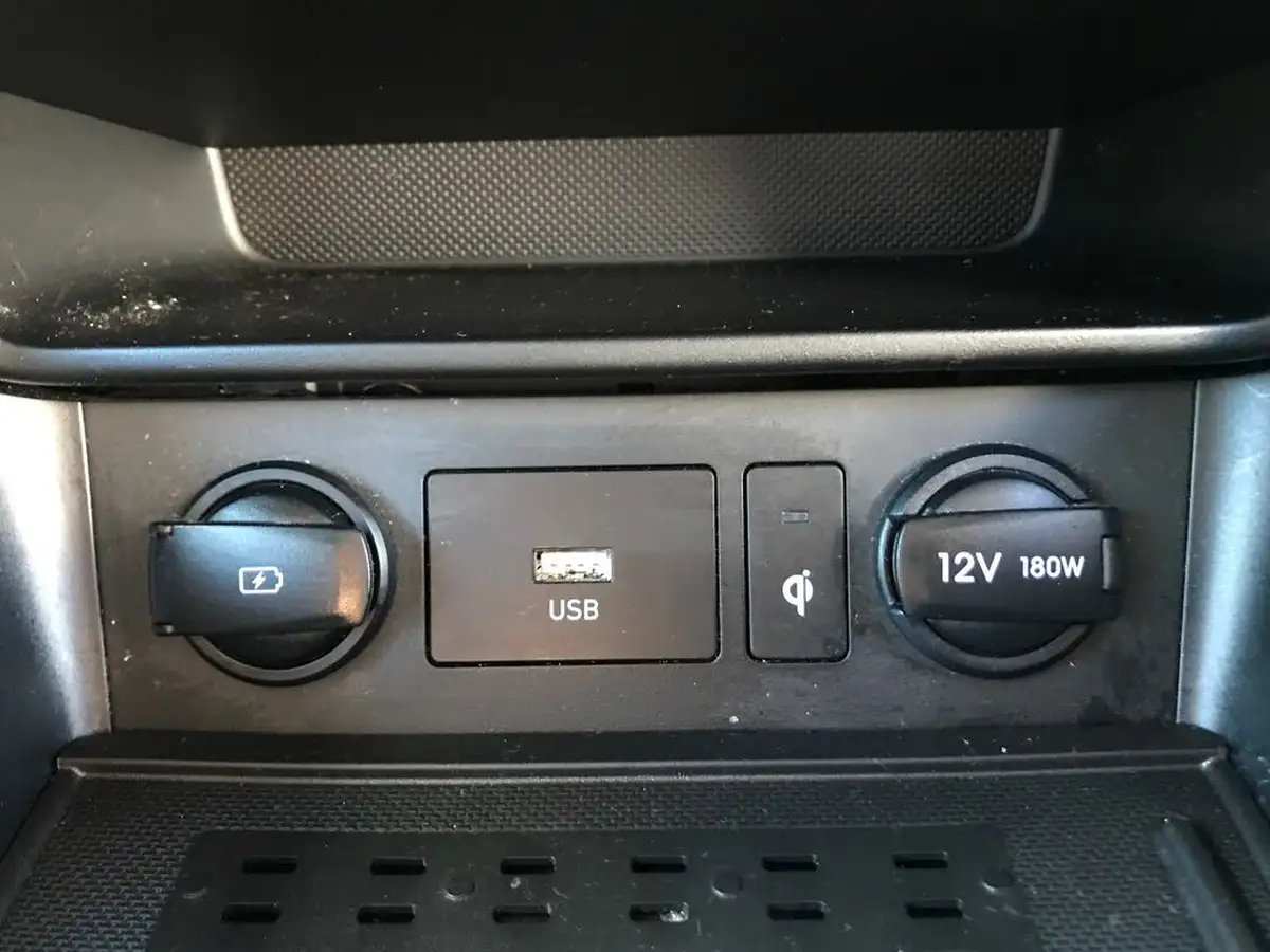 2022-hyundai-kona-10-t-gdi-premium-big-15