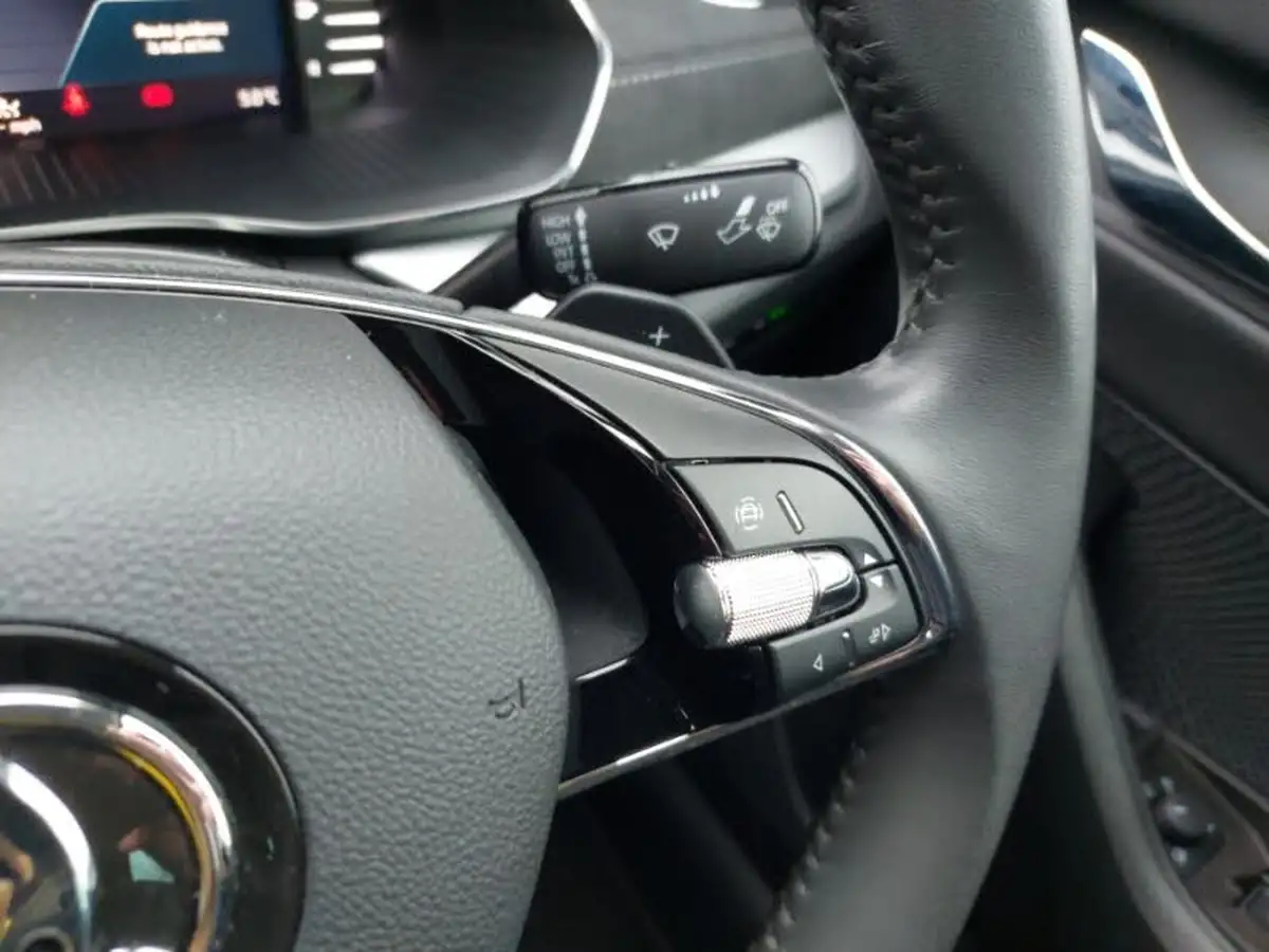 2023-skoda-octavia-20tdi-se-l-150ps-hatchback-dsg-big-18