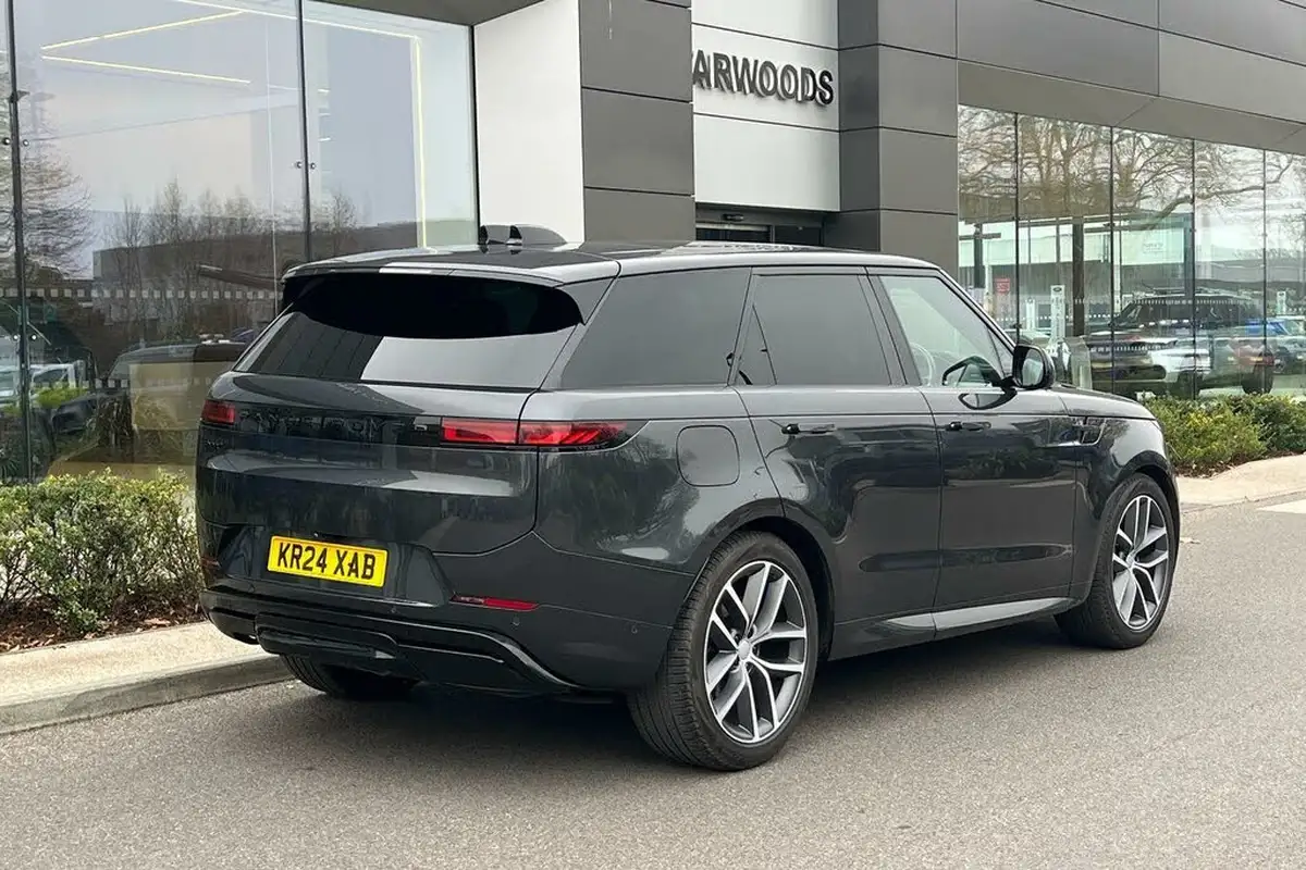 2024-land-rover-range-rover-sport-30-d300-dynamic-se-big-9
