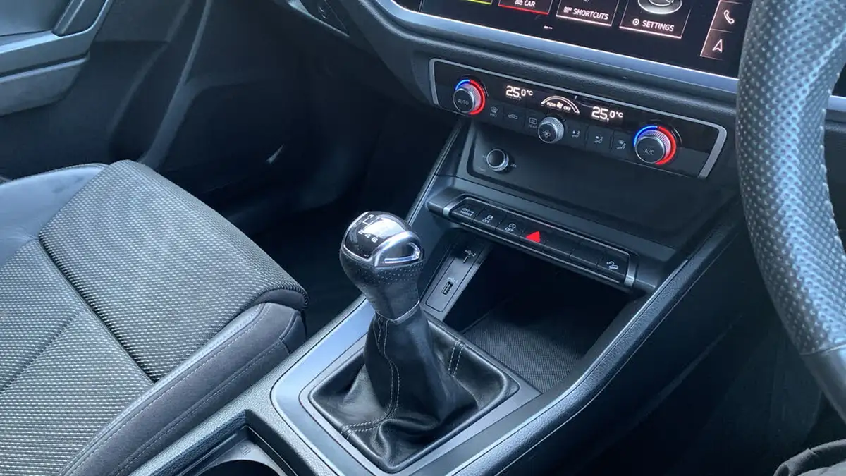 2020-audi-q3-15-35-tfsi-s-line-cod-station-wagon-big-19