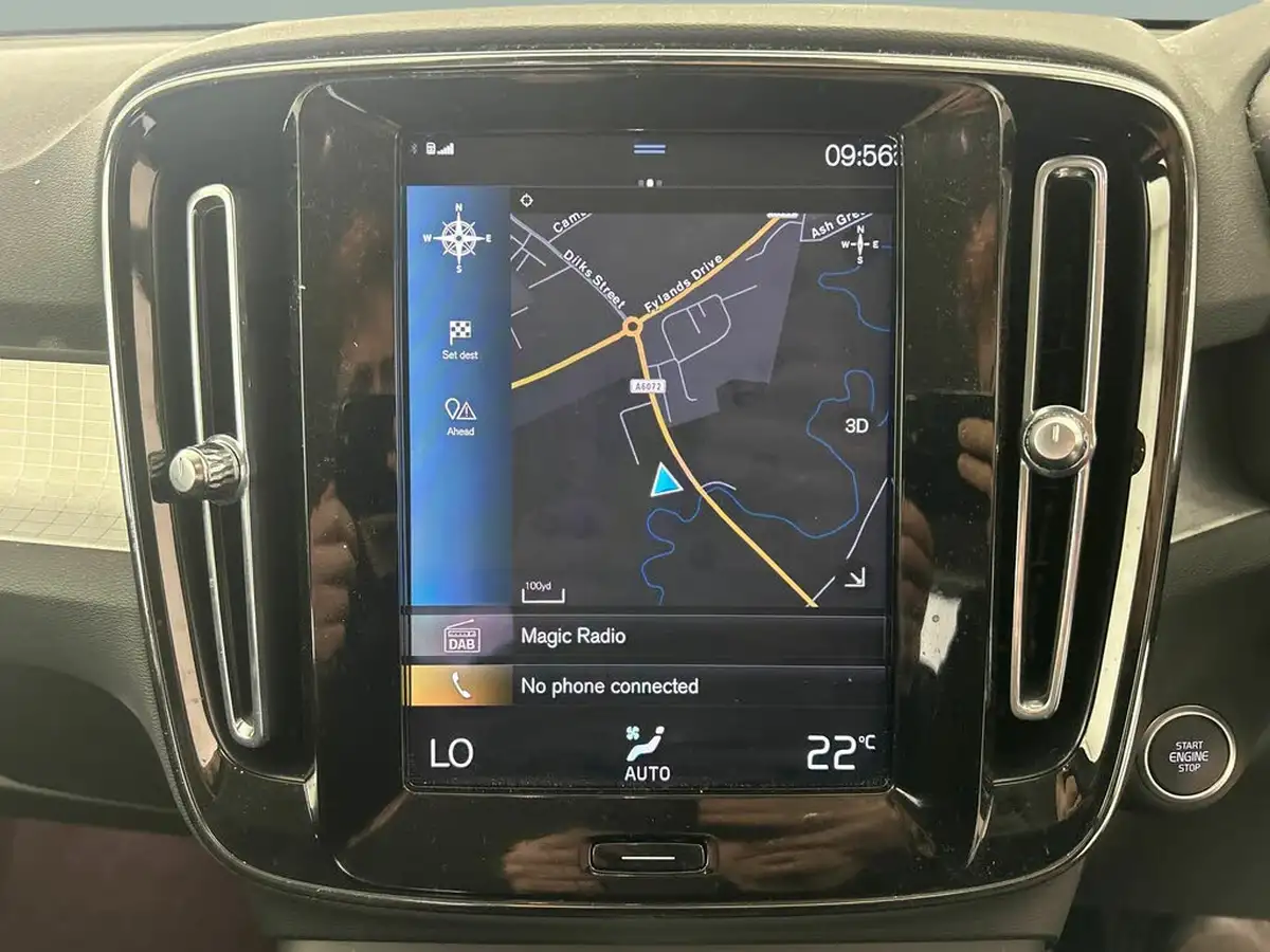 2022-volvo-xc40-15-t4-inscription-expression-big-24