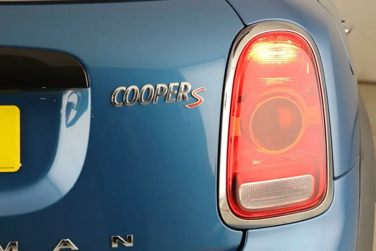 2019-mini-countryman-20-cooper-s-classic-auto-big-9