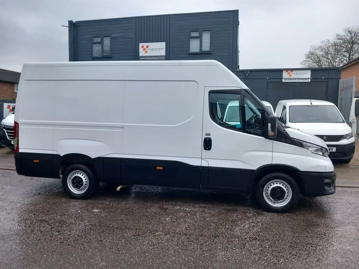 2023-iveco-daily-s-class-23td-35s14v-business-3520mm-h2-136pseu6dt-big-2