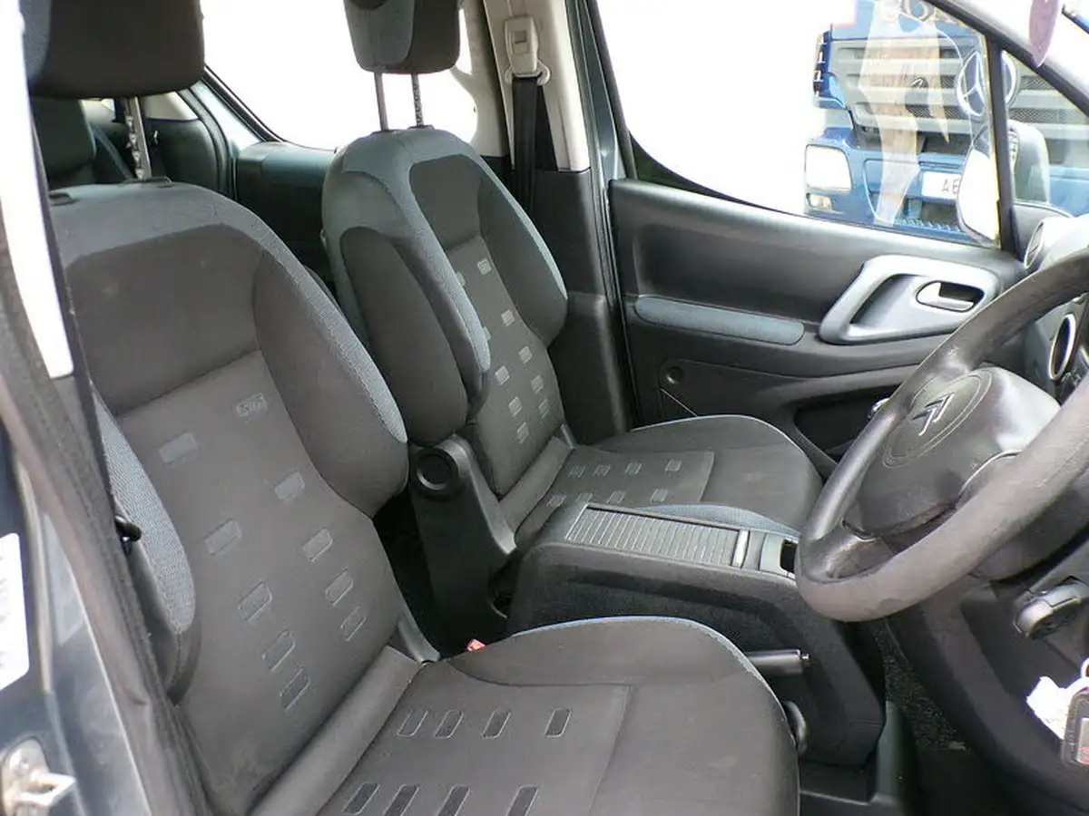 2012-citroen-berlingo-16td-xtr-110ps-big-11
