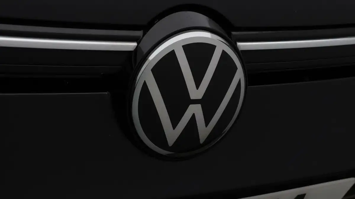 2021-volkswagen-golf-15-etsi-r-line-150ps-hatchback-big-24