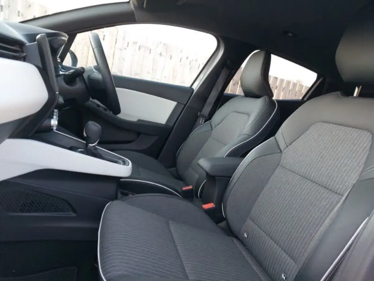 2023-renault-clio-16-techno-big-4