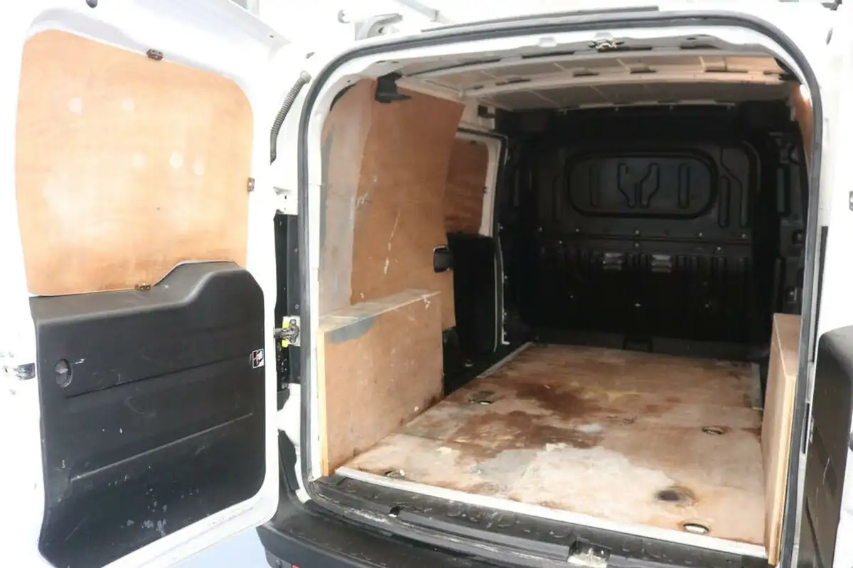 2013-fiat-doblo-cargo-13td-maxi-sx-big-8