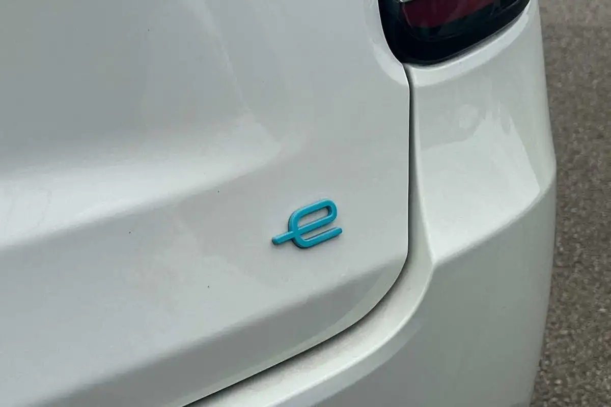 2024-fiat-600e-e-red-big-13