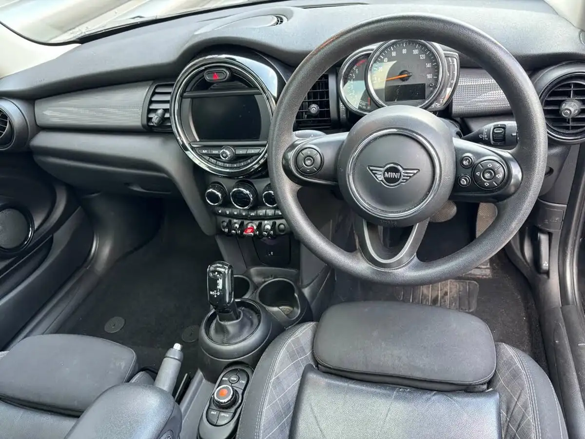 2019-mini-cooper-15-cooper-classic-hatchback-3d-auto-big-11
