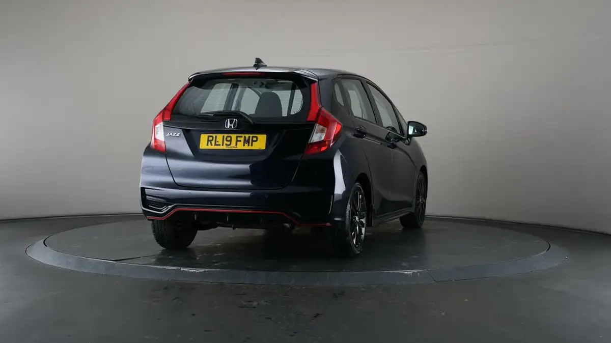 2019-honda-jazz-15-i-vtec-sport-cvt-big-59