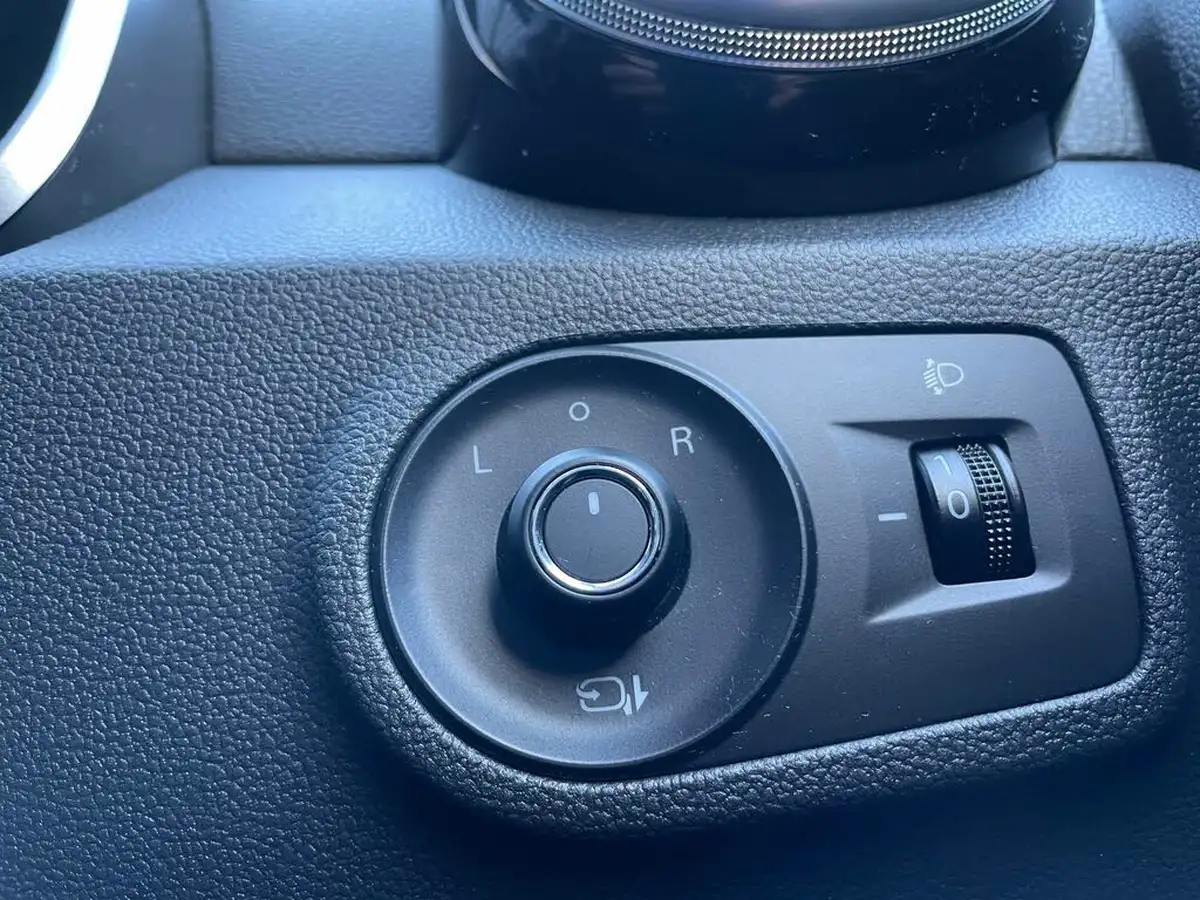2021-mg-zs-suv-e-exclusive-ev-big-32