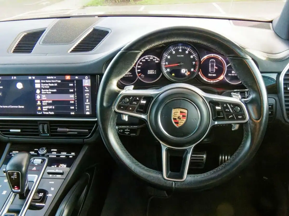2019-porsche-cayenne-30-v6-s-big-32