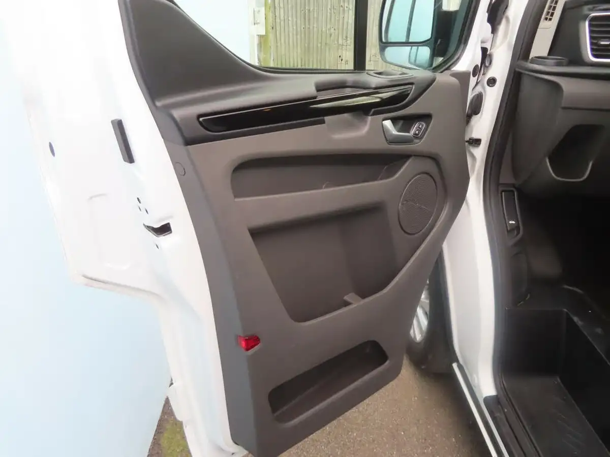 2020-ford-transit-custom-20tdci-300-l1h1-limited-130pseu6dt-panel-van-big-19