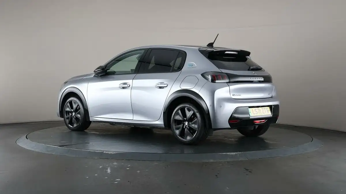 2021-peugeot-208-e-gt-premium-big-74