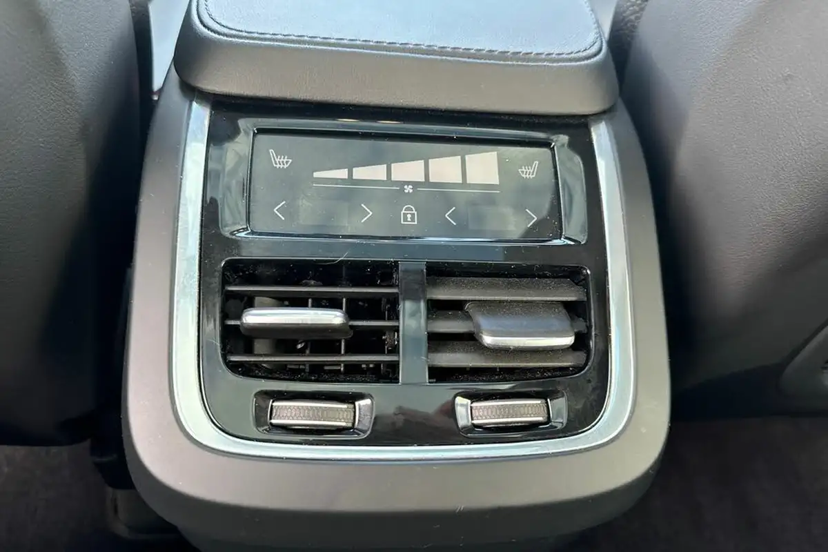 2024-volvo-xc90-20-b5-plus-big-32