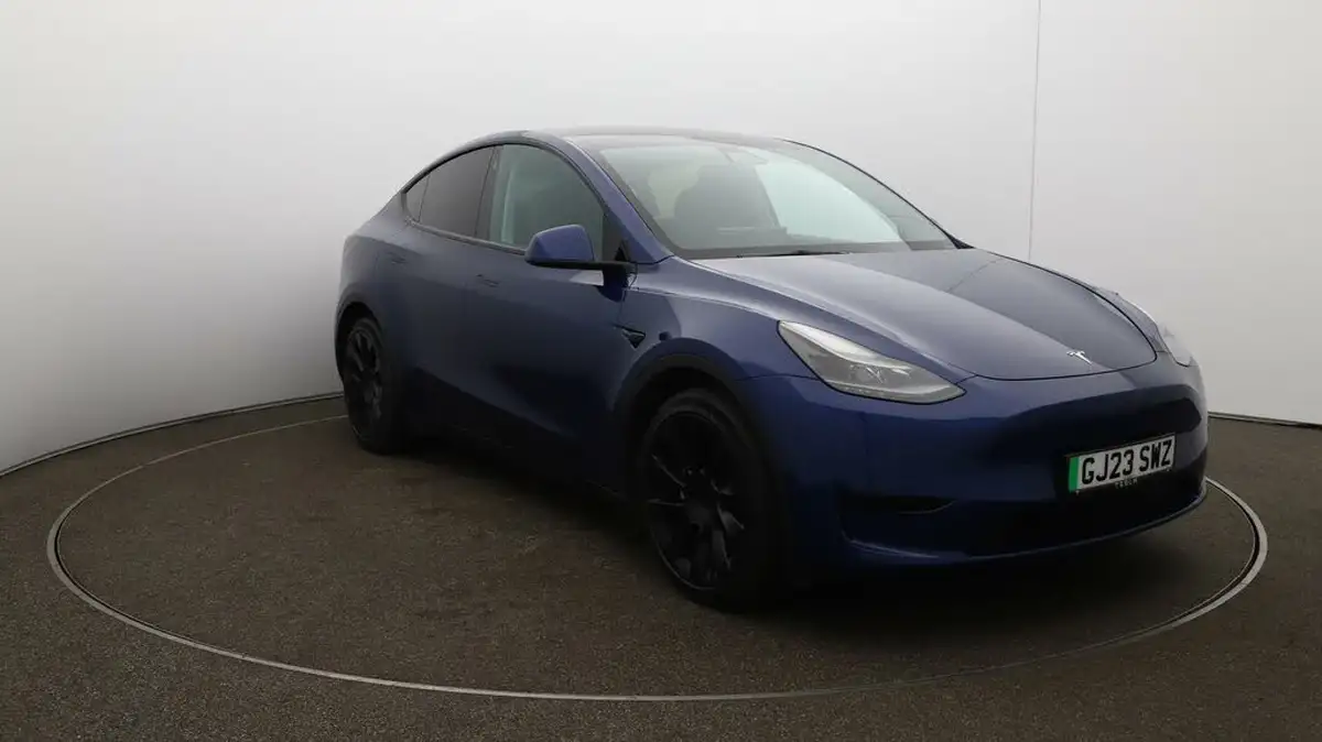 2023-tesla-model-y-e-rwd-big-40